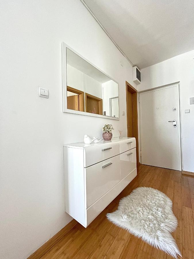 Appartamento Emili Zara Esterno foto